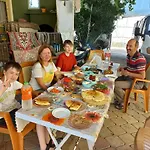 Adventurous Local * Φετιγιέ