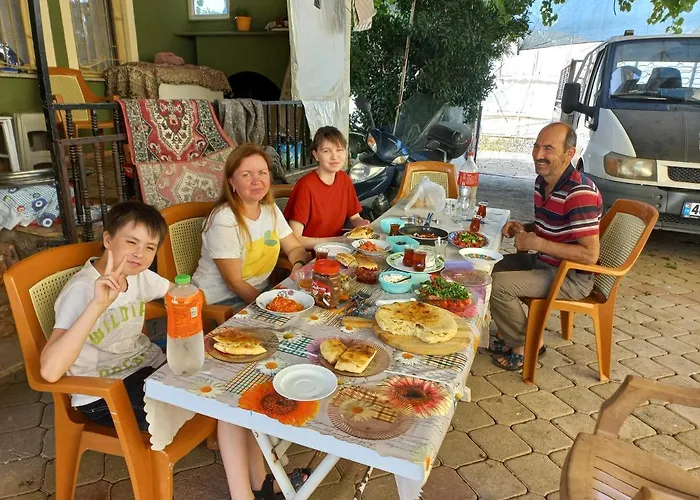 Adventurous Local * Φετιγιέ