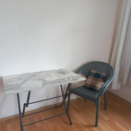 Hostel Adventurous Local *